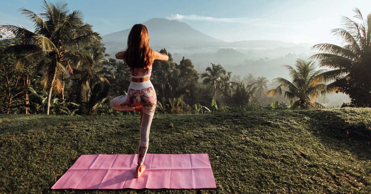 Featured image for 11 Must-Know Yoga Tips for Travelers