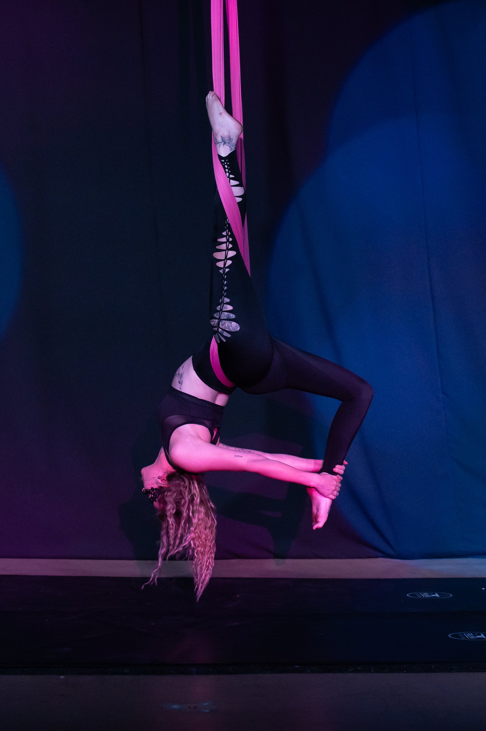 Aerial Pole Art Classic performance, photo 1